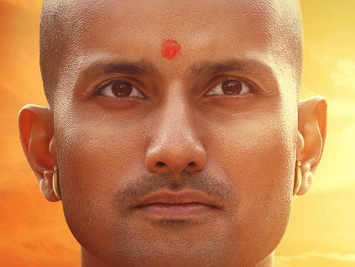 Ajey the untold story of a yogi first look motion poster yogi adityanath biopic | बड़े पर्दे पर दिखेगी सीएम योगी आदित्यनाथ की कहानी: ‘अजेय: द अनटोल्ड स्टोरी ऑफ ए योगी’ का फर्स्ट लुक जारी, दमदार डायलॉग ने खींचा ध्यान