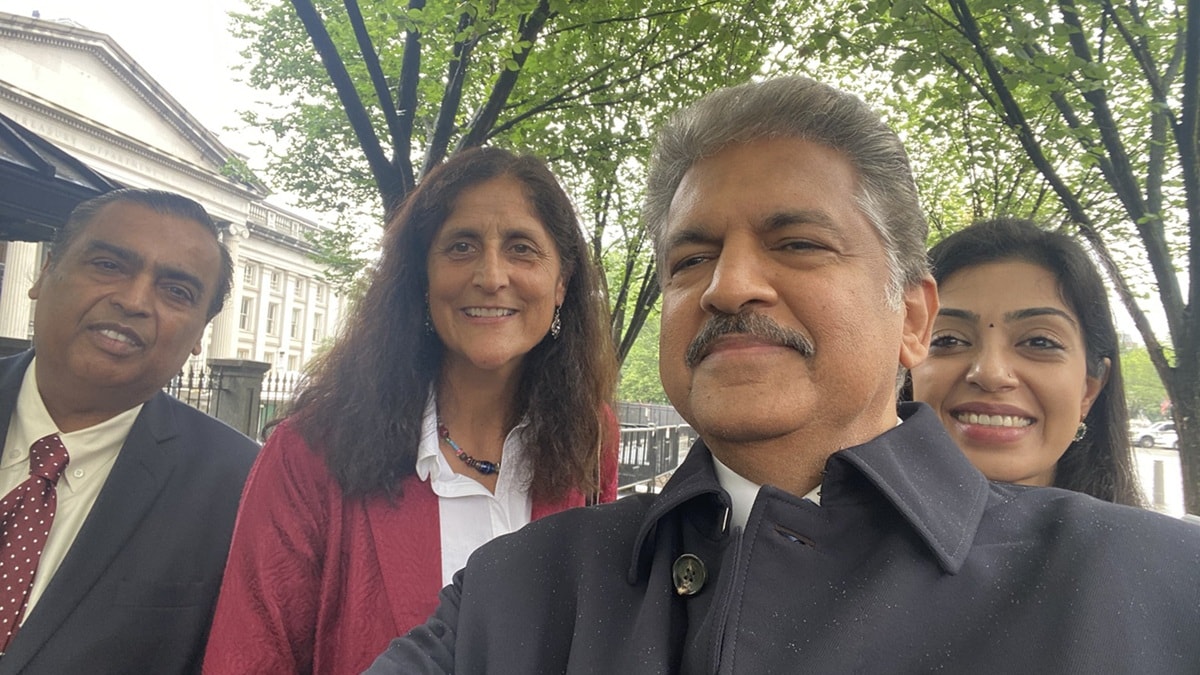 Anand Mahindra Wrote Warm message for Sunita Williams on her return to Earth after 286 days