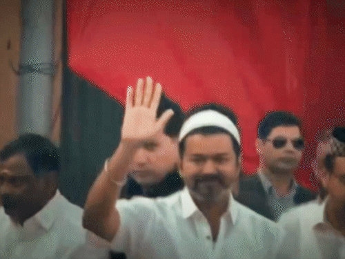 Fatwa against Tamil actor Vijay Thalapathy Maulana Shahabuddin allegation Vijay is anti-Muslim | साउथ के सुपरस्टार विजय थलापति के खिलाफ फतवा: बरेली में मौलाना बोले- राजनीति के लिए भावनाओं से खेल रहे; फिल्म में मुस्लिमों को शैतान दिखाया – Bareilly News