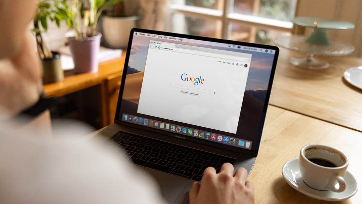 Google Search to use one domain for users in all world