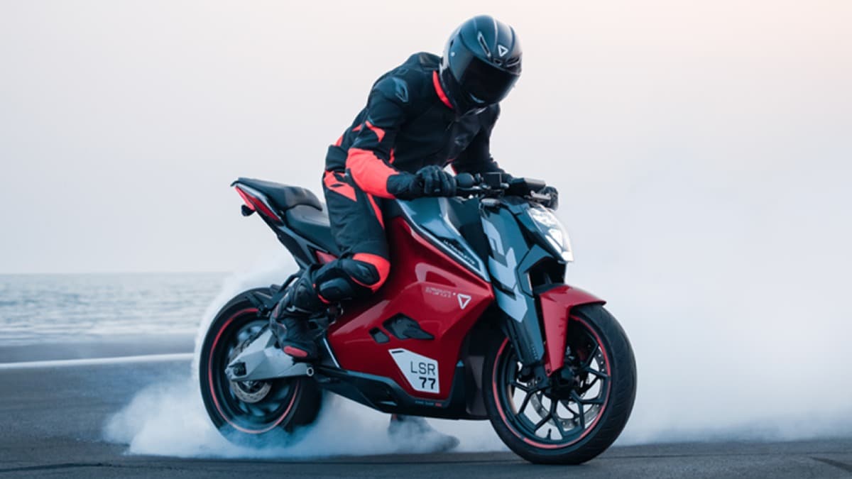 Ultraviolette to Launch F77 Mach 2 Recon Electric Motorcycle in Britain, Range 0f 323 Km
