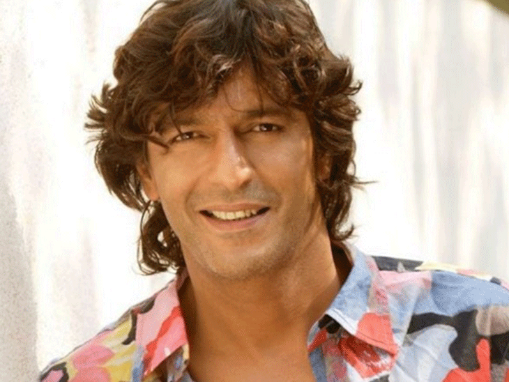 Chunky Panday recently reposted a message referencing Kapoors and Khans expressing pride in Ahaan Panday debut | चंकी पांडे ने कपूर-खान्स को ट्रोल किया: अहान के डेब्यू पर मिली तारीफ, पोस्ट में लिखा था- कपूर-खान्स की दुनिया में पांडे परिवार की धमाकेदार एंट्री