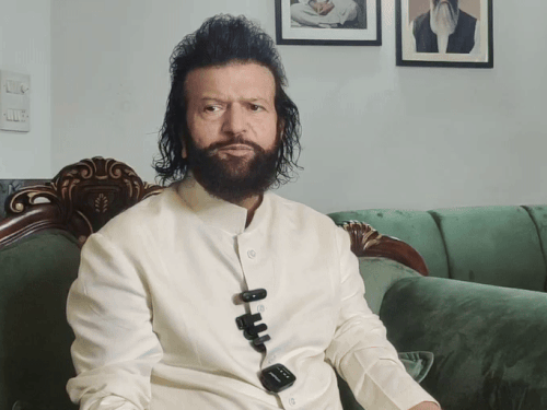 Punjabi Sufi Singer Hans Raj Hans support Diljit Dosanjh on Sardar Ji 3 controvery | Punjabi Sufi Singer Hans Raj Hans | Diljit Dosanjh | Sardar Ji 3 | पंजाबी एक्टर दिलजीत के पक्ष में आए हंस राज: सरदार जी-3 फिल्म विवाद पर बोले-पाकिस्तानी जनता बेकसूर, सरकार गलत; दोसांझ हंबल कलाकार है – Jalandhar News