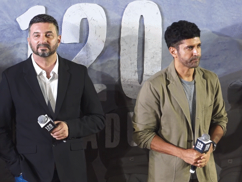 Farhan Akhtar spoke on Raanjhanaa’s AI ending controversy | रांझणा के AI एंडिंग विवाद पर फरहान अख्तर बोले: अगर क्रिएटर को बदलाव अच्छा नहीं लगा, तो मैं उन्हीं के साथ हूं