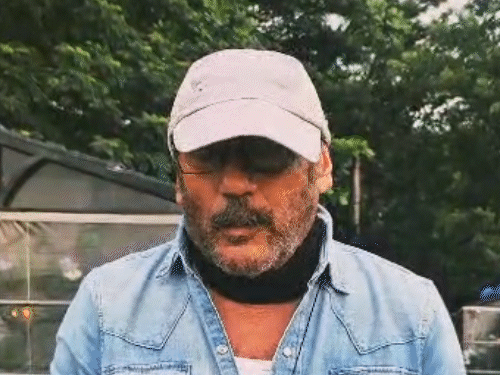 Jackie Shroff UP Police | Agra Taj Mahal Movie Shooting Video | जैकी श्रॉफ बोले- धन्यवाद यूपी पुलिस, VIDEO: कहा- आप सभी ने बहुत संभाला, जय हिंद; आगरा में शूटिंग करने पहुंचे थे – Agra News