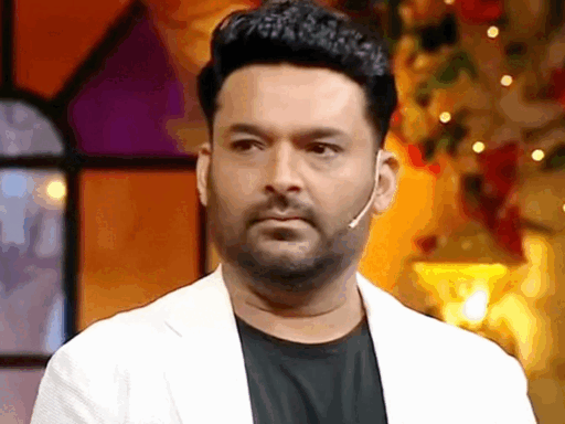 Kapil Sharma Cafe; Target Second Time | Canada | कनाडा में कॉमेडियन कपिल शर्मा के कैफे पर फिर फायरिंग: कार में बैठकर 6 गोलियां दागीं, खिड़कियों पर दिखे निशान; लॉरेंस-गोल्डी ने ली जिम्मेदारी – Amritsar News