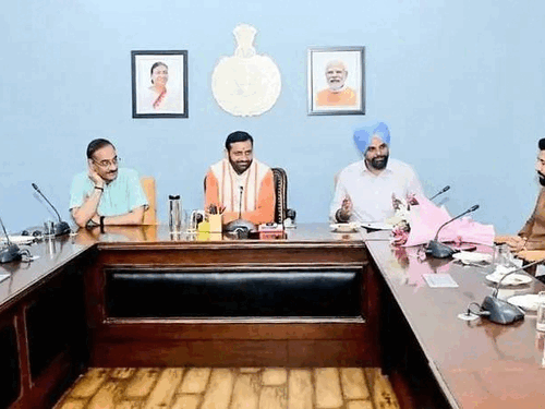 Punjabi actor comedian Binnu Dhillon and Karamjit Anmol met Haryana CM Nayab Saini | Punjabi comedian Binnu Dhillon | Karamjit Anmol | Haryana CM Nayab Saini | Punjab | Haryana | हरियाणा CM से मिले पंजाबी स्टार्स: बिन्नू ढिल्लों-करमजीत अनमोल को शूटिंग का न्योता, सब्सिडी देगी सरकार, AAP से चुनाव लड़ चुके हैं अनमोल – Punjab News