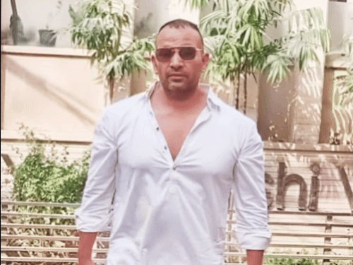 Gurugram Murder: Rohit Shaukeen Shot Dead in Sector 77 Over Property Dispute | गुरुग्राम में दिल्ली के फाइनेंसर की गोलियां मारकर हत्या: डिलीवरी बॉय बनकर आए हमलावर, पूरा शरीर छलनी किया; कातिलों ने हरियाणवी सिंगर को भी धमकाया – gurugram News